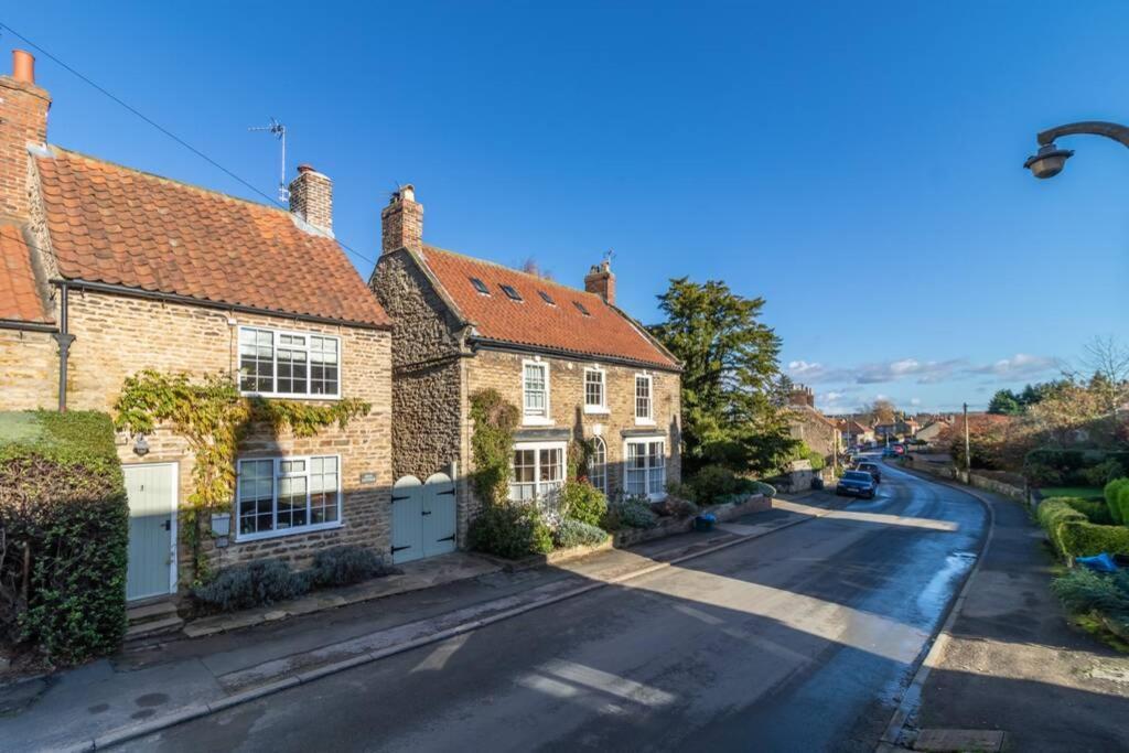 Dene Cottage, Welburn Экстерьер фото